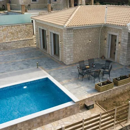 Michalis Villa