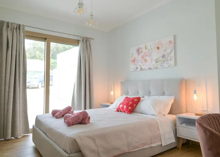 Michalis Βίλα Λιαπάδες