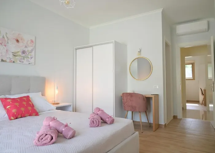 Michalis Βίλα Λιαπάδες